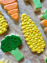 Load image into Gallery viewer, Farmers Market sugar cookies - one dozen