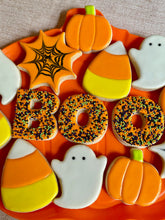 Load image into Gallery viewer, Halloween sugar cookies - 14 cookies (one dozen plus 2 bonus cookies)