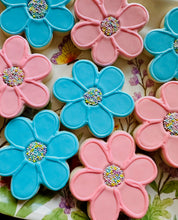 Load image into Gallery viewer, Spring flower sugar cookies - one dozen
