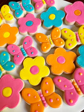 Load image into Gallery viewer, Spring flower and butterfly sugar cookies (small) - one and a half dozen (18)