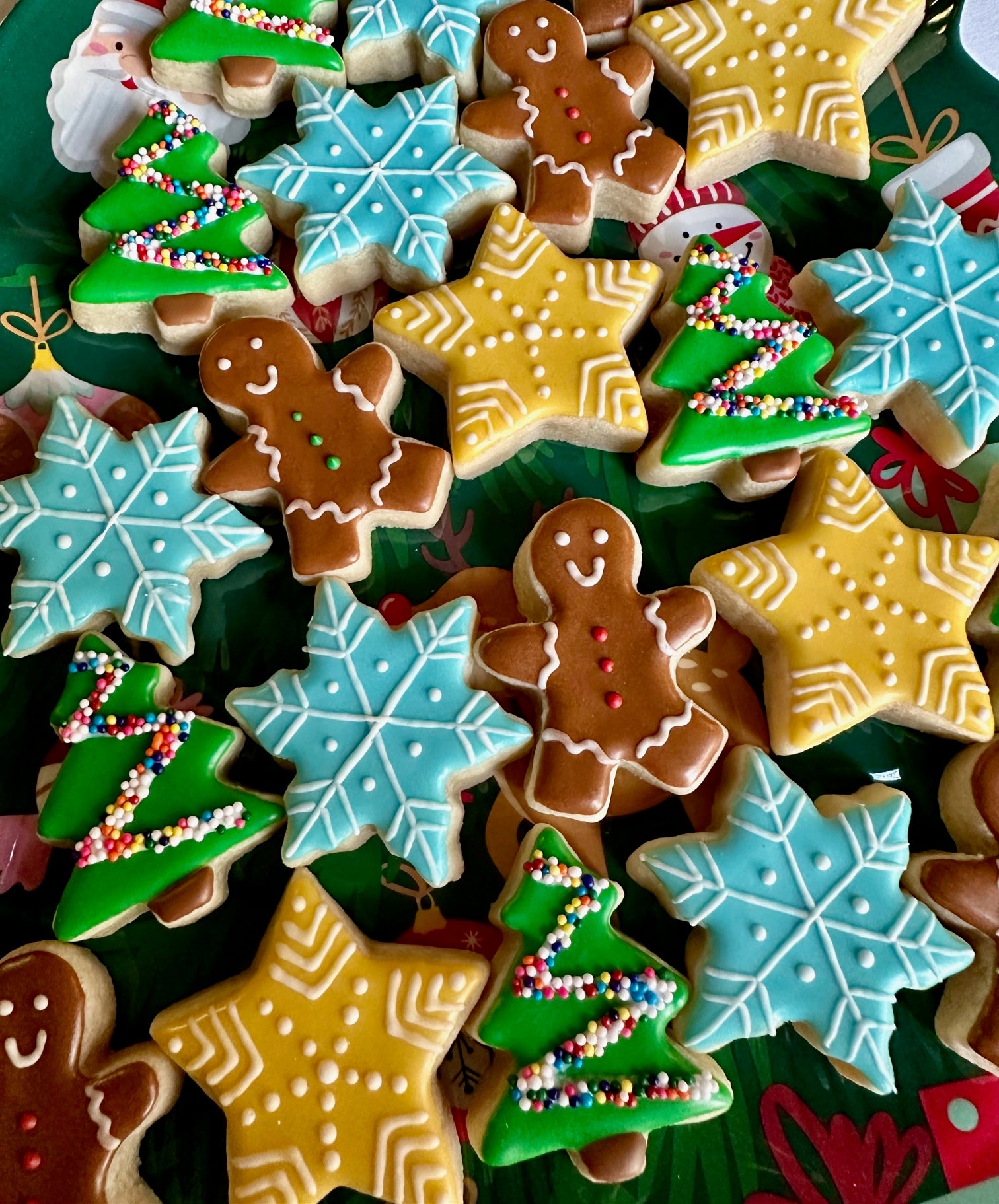 https://bosbakeshop.com/cdn/shop/files/Christmasminisugarcookies-2_1024x1024@2x.jpg?v=1700439216