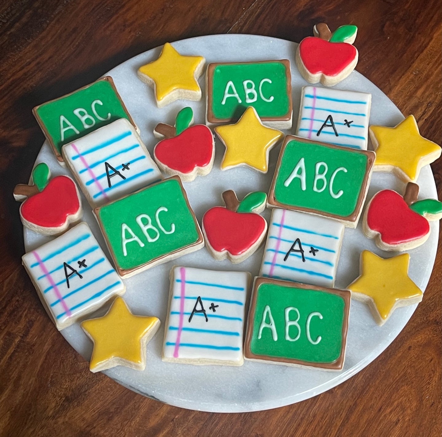 https://bosbakeshop.com/cdn/shop/products/Minibacktoschoolcookies-1_720x@2x.jpg?v=1660017926